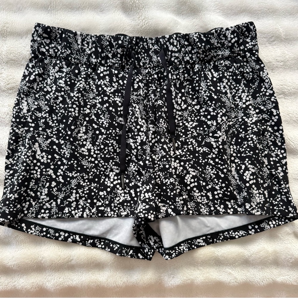 Lululemon On The Fly Chriasu Black Shorts Size 8